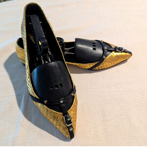 Brian Atwood Gold Snakeskin Pointed Toe Flats EU 39 US 9 Luxury Designer